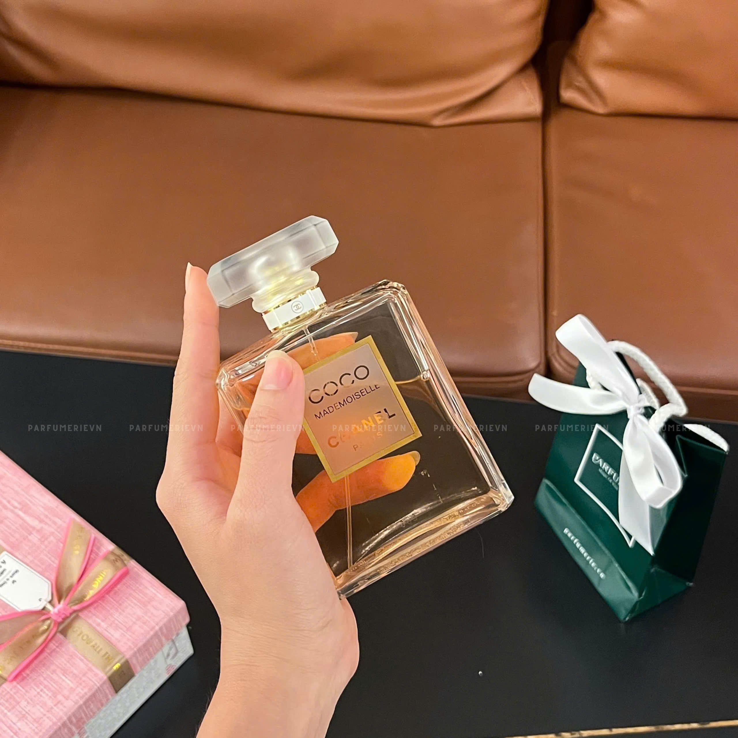 Gợi ý nước hoa tặng Mẹ nhân dịp 20/10