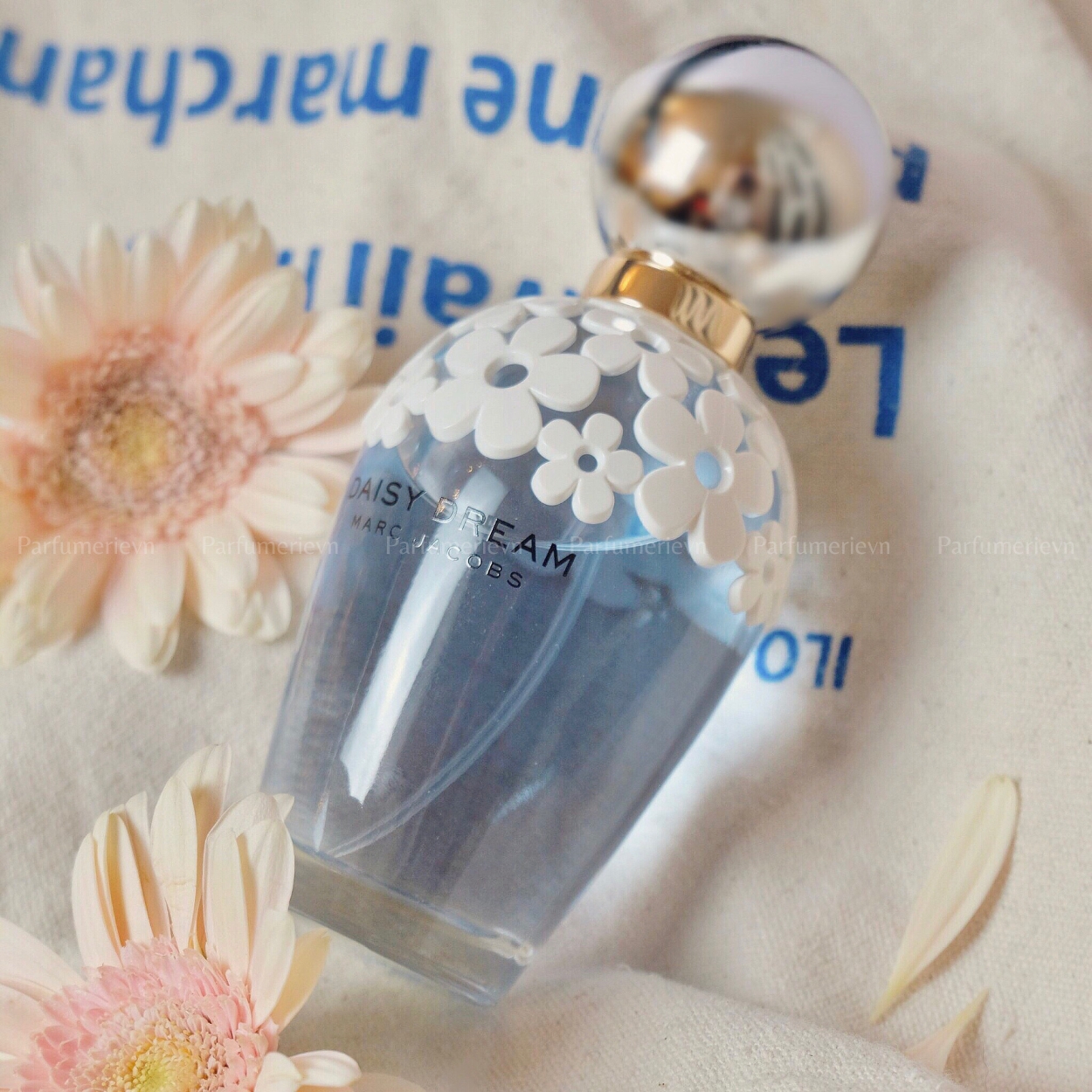 Nước hoa nữ Daisy Dream EDT là dòng nước hoa học sinh - sinh viên rất yêu thích