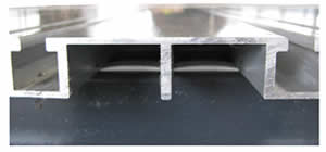 bàn nhôm của máy CNC cắt hoa văn