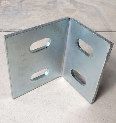 cắt bằng máy CO2 sẽ bị bavia ở đường cắt