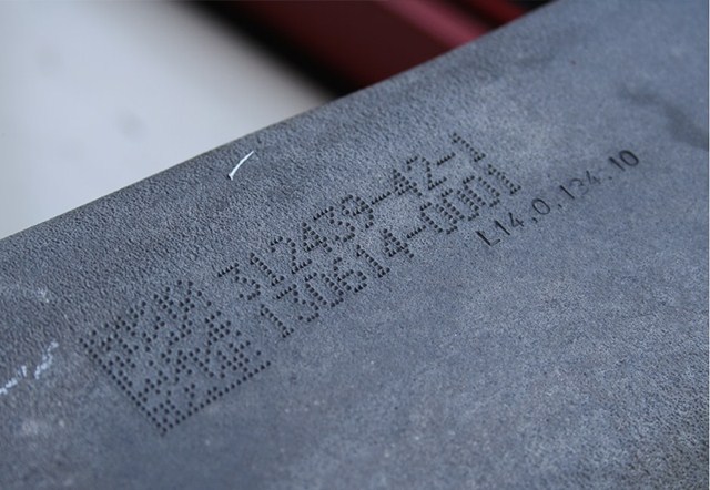 đánh dấu mã số trên nhôm