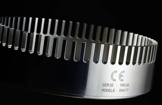 đánh dấu mã số trên chi tiết máy hình tròn