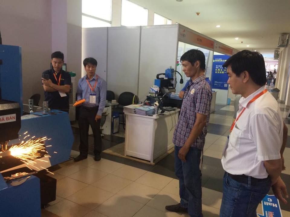 máy cắt laser kim loại