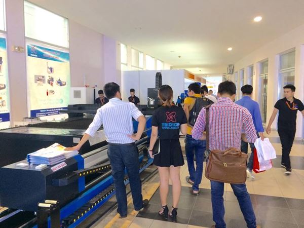 máy cắt laser kim loại