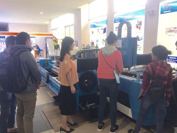 máy cắt laser kim loại