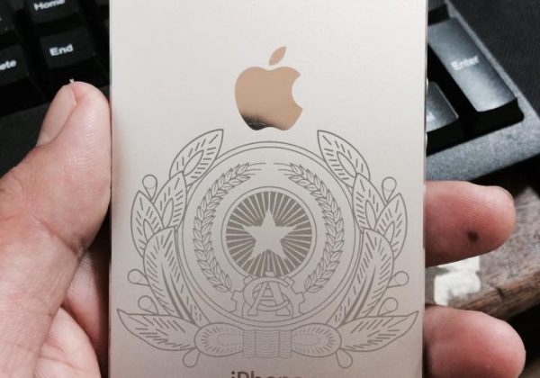 khắc logo apple trên iphone