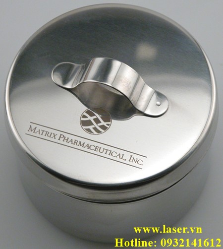 Khắc thương hiệu logo lên nắp hộp nhôm