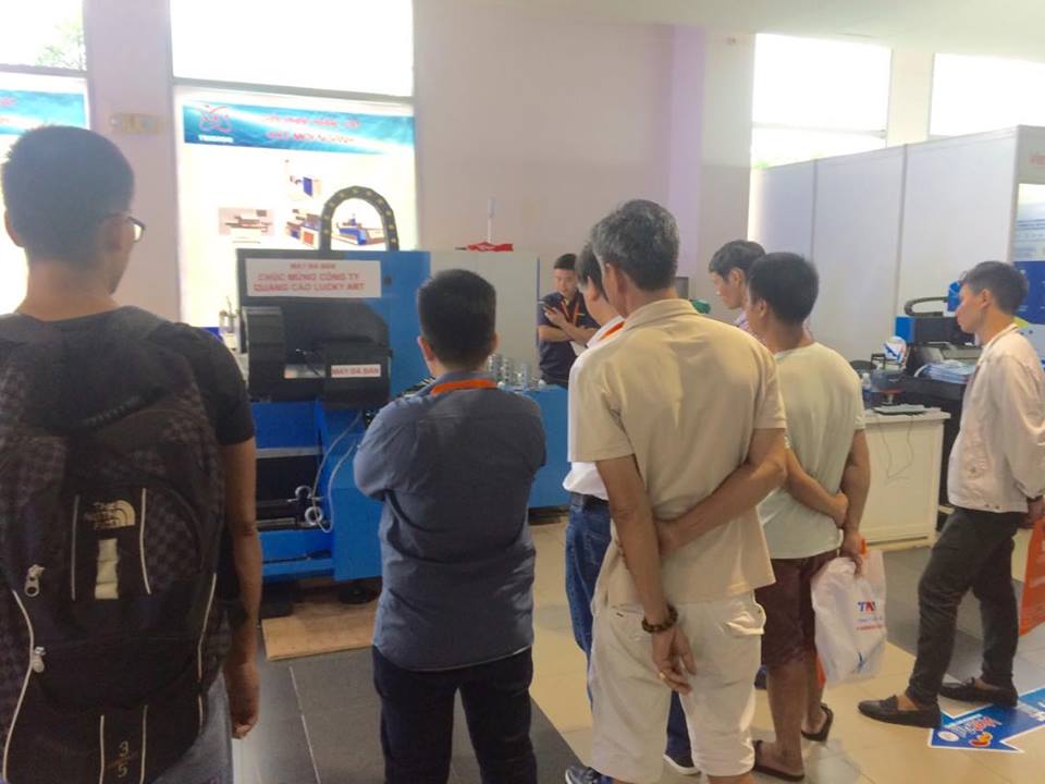 máy cắt laser kim loại