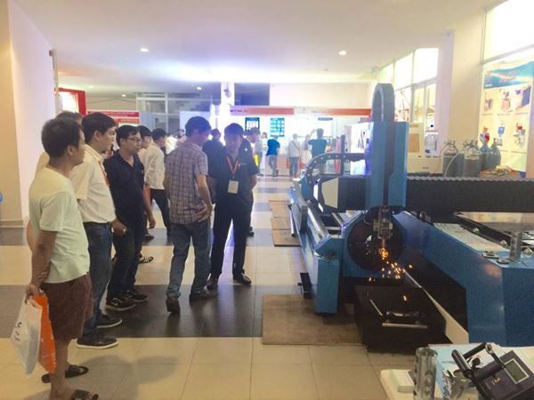 máy cắt laser kim loại