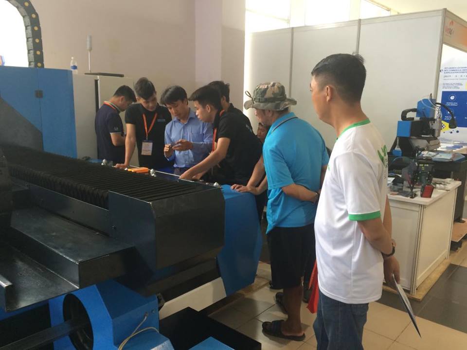 máy cắt laser kim loại