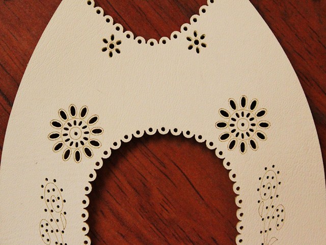 mẫu cắt da bằng máy laser