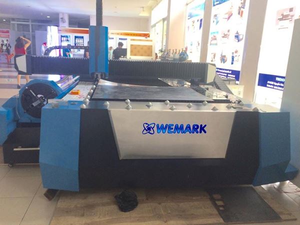 máy cắt laser kim loại