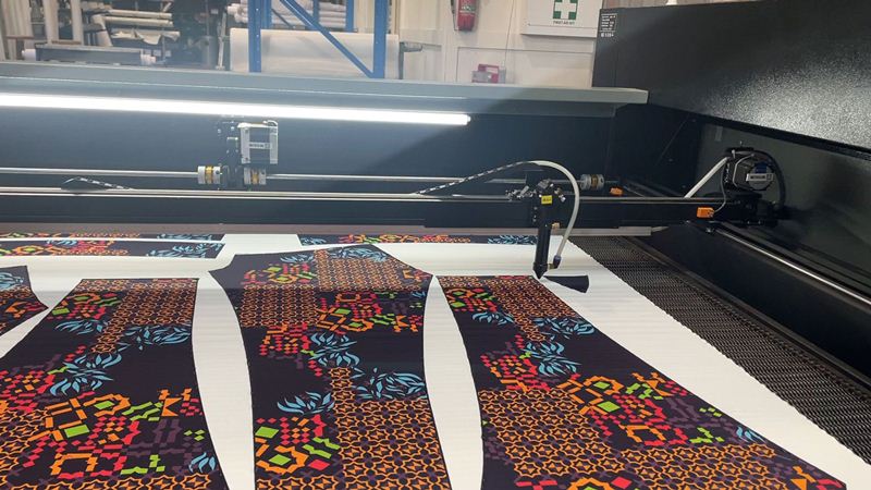 máy laser cắt vải in chuyển nhiệt 
