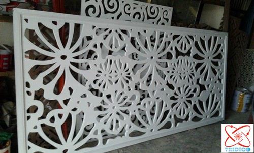 Cắt vách ngăn gỗ CNC