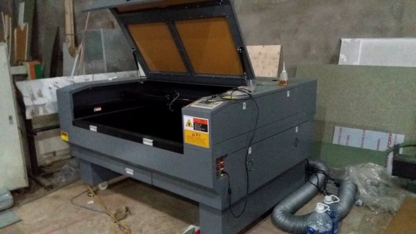 máy khắc cắt laser 1390