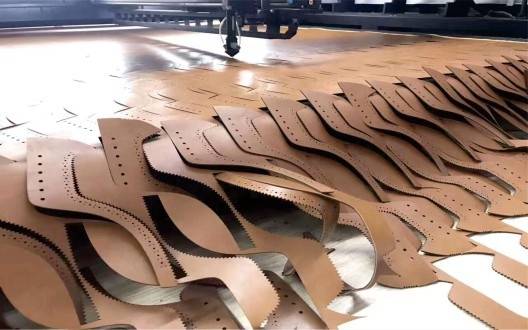 máy laser cắt giày da