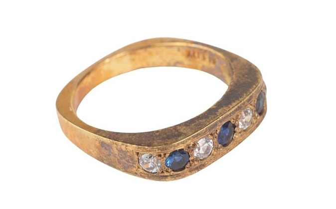 vàng nhẫn bị phai màu sau thời gian dài sử dụng