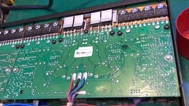 sửa cục đẩy công suất Labgruppen