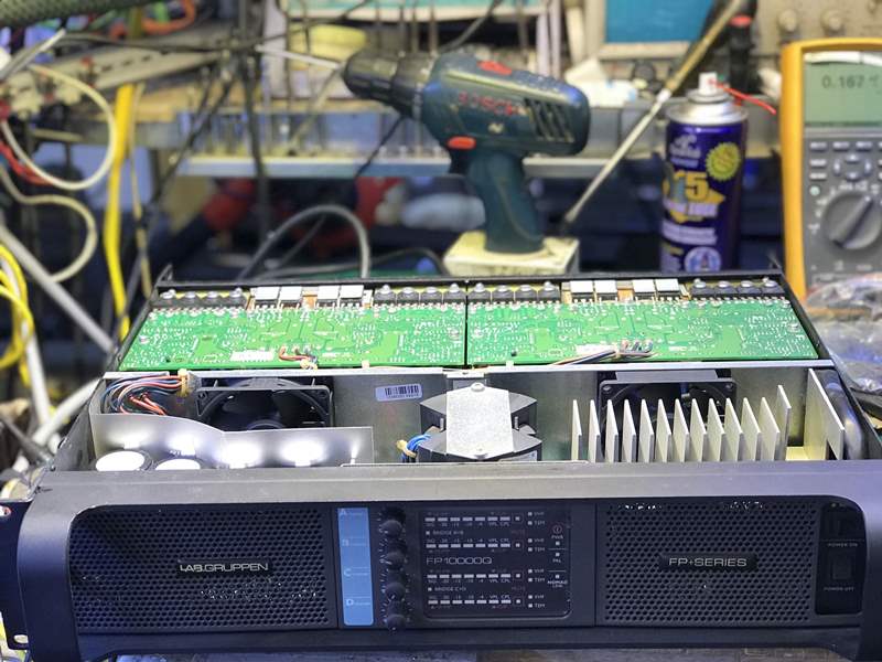 sửa cục đẩy công suất Labgruppen