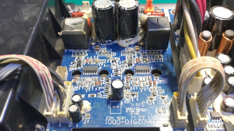 Sửa loa active Mackie