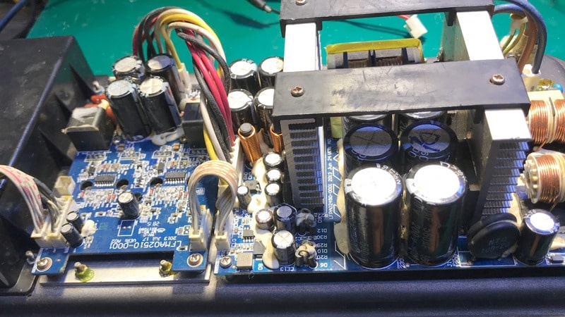 Sửa loa active Mackie