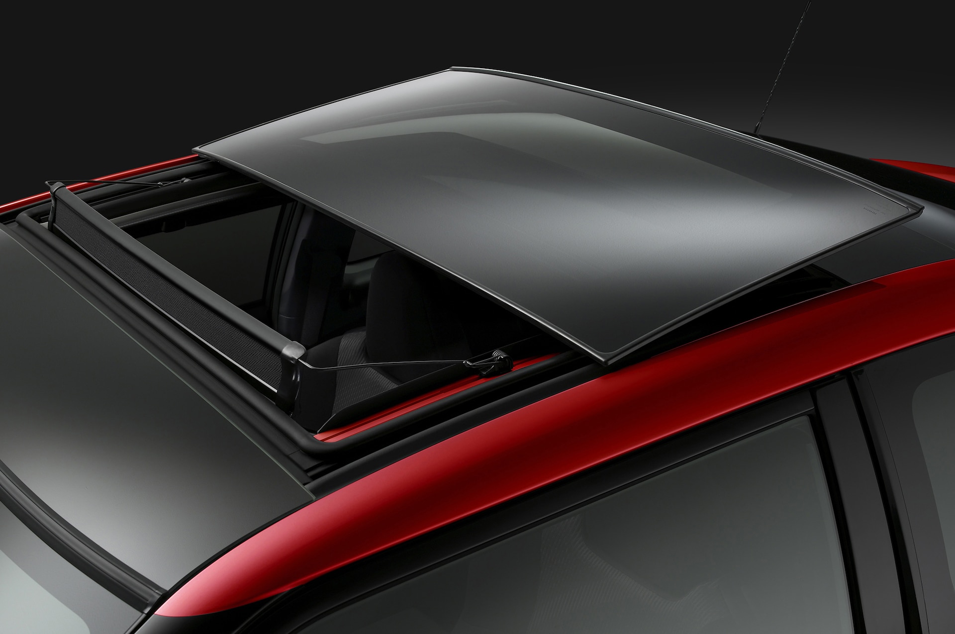 7 CÂU HỎI THƯỜNG GẶP VỀ CỬA SỔ TRỜI TRÊN Ô TÔ