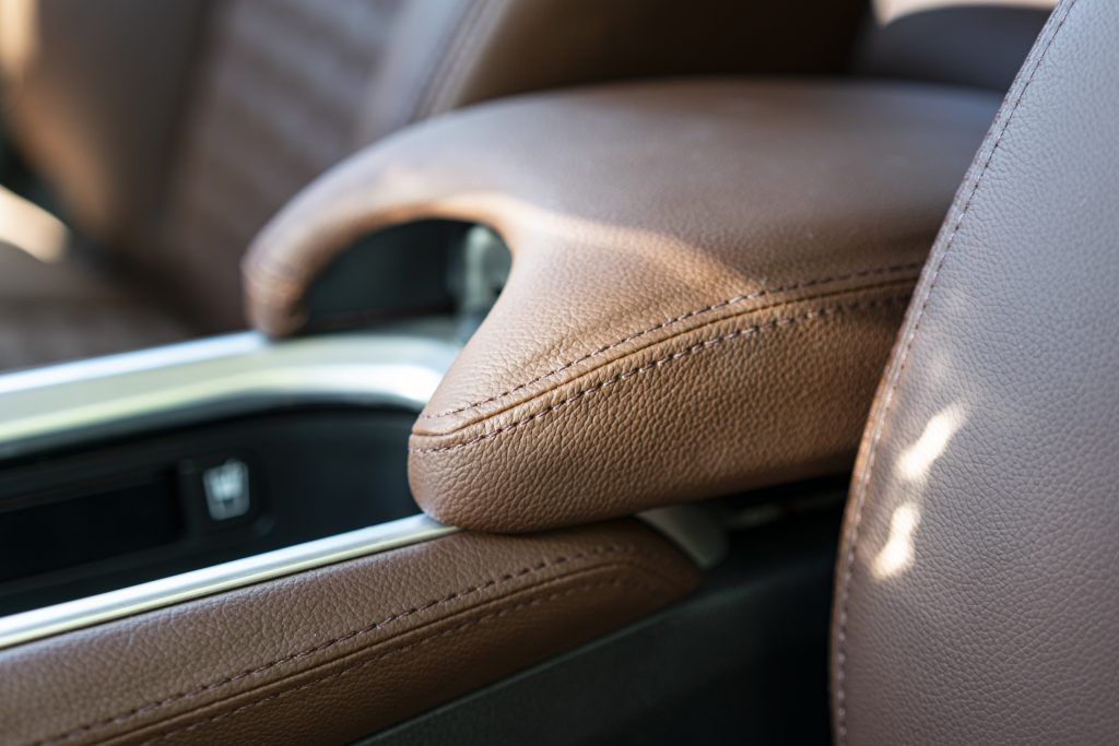 5 YẾU TỐ QUAN TRỌNG KHI LỰA CHỌN BỌC DA NỘI THẤT Ô TÔ