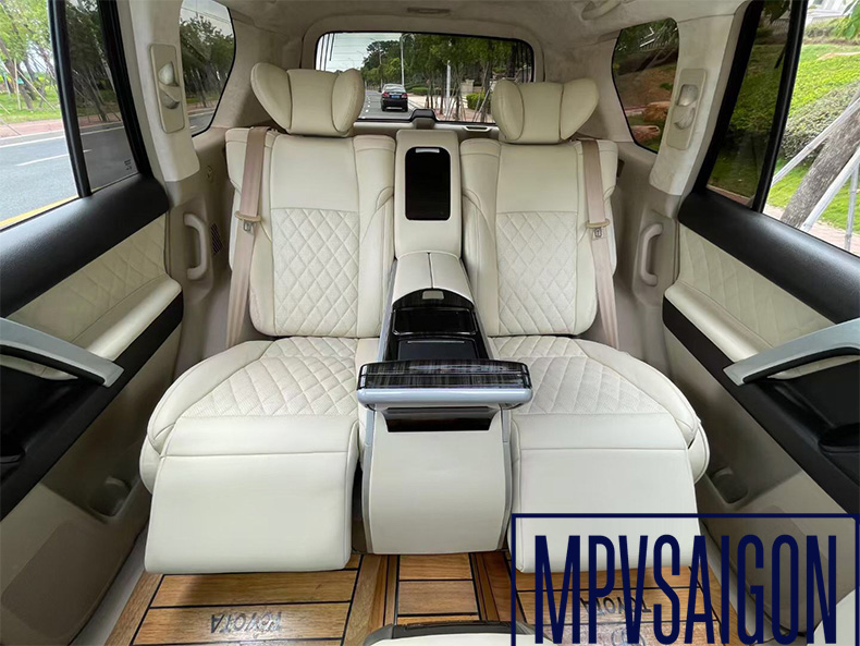 Độ nâng cấp ghế Limousine Land Cruiser Prado