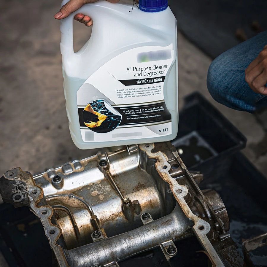 HƯỚNG DẪN LÀM SẠCH DẦU NHỚT DƯỚI GẦM XE Ô TÔ HIỆU QUẢ