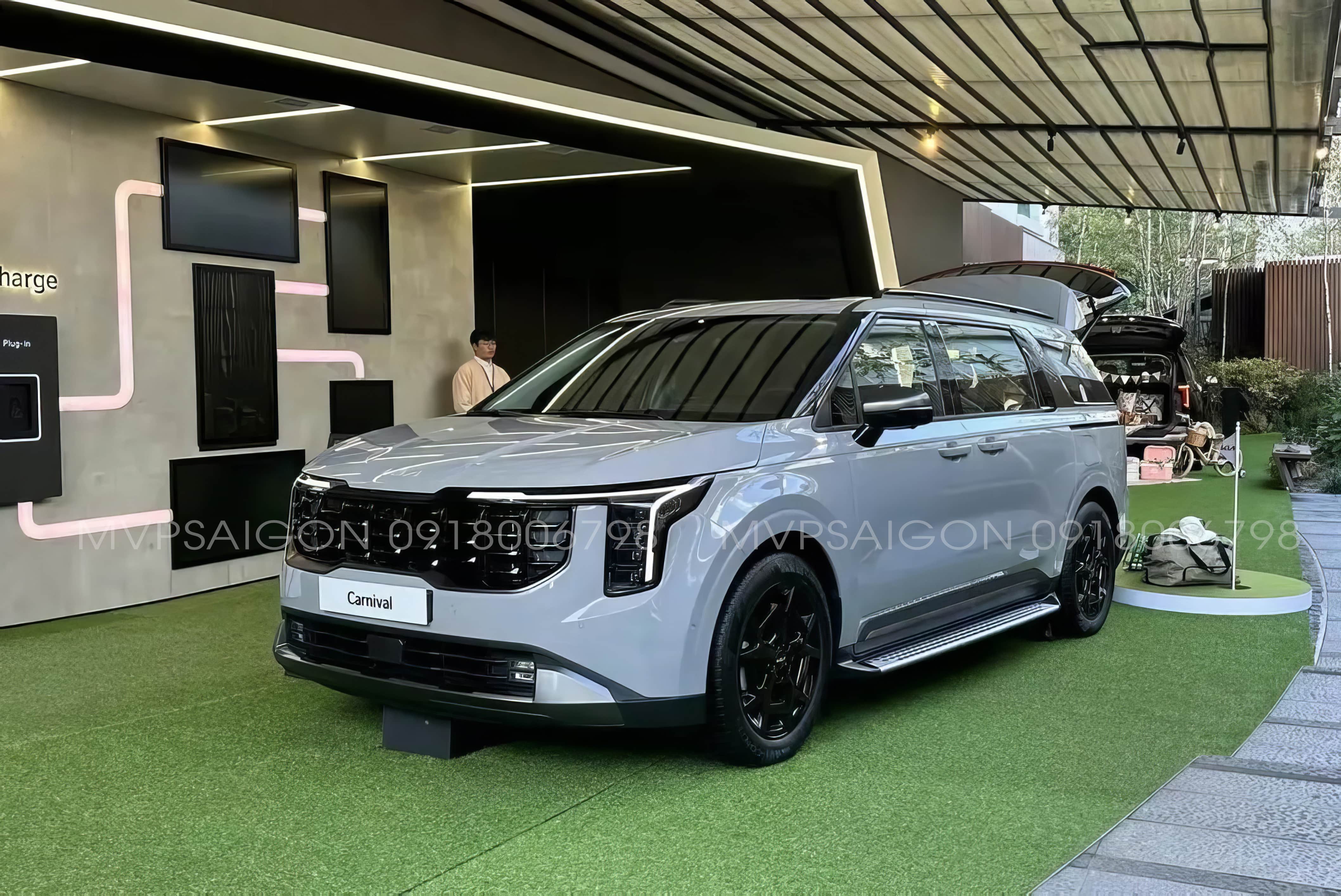 Kia Carnival 2024 với thiết kế mới cùng trang bị hiện đại