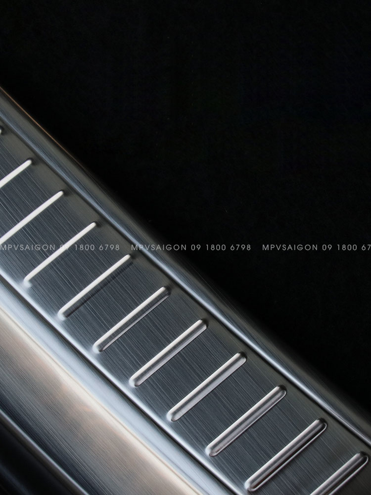 Ốp chống trầy Ford Explorer