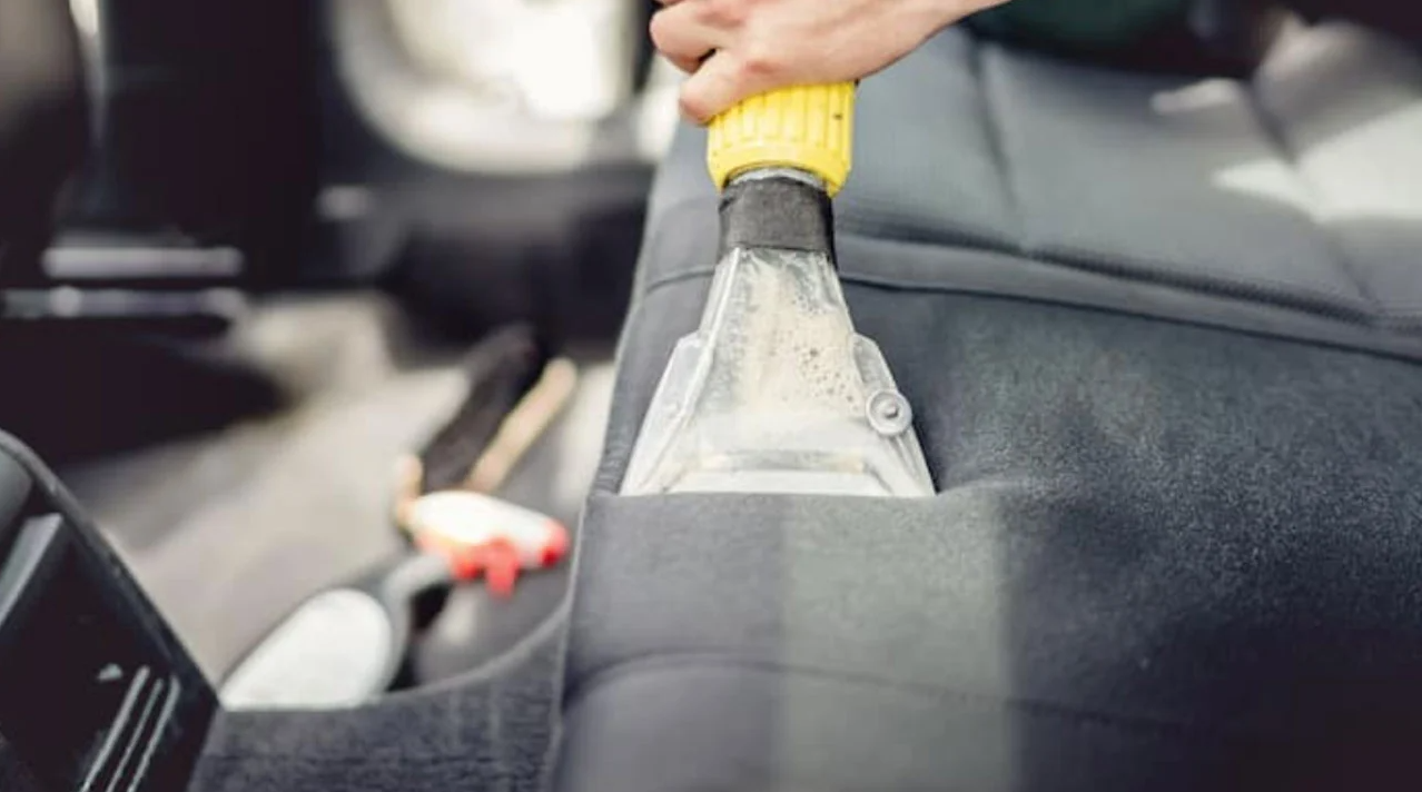 VỆ SINH NỘI THẤT Ô TÔ: ĐẦU TƯ NHỎ, LỢI ÍCH LỚN