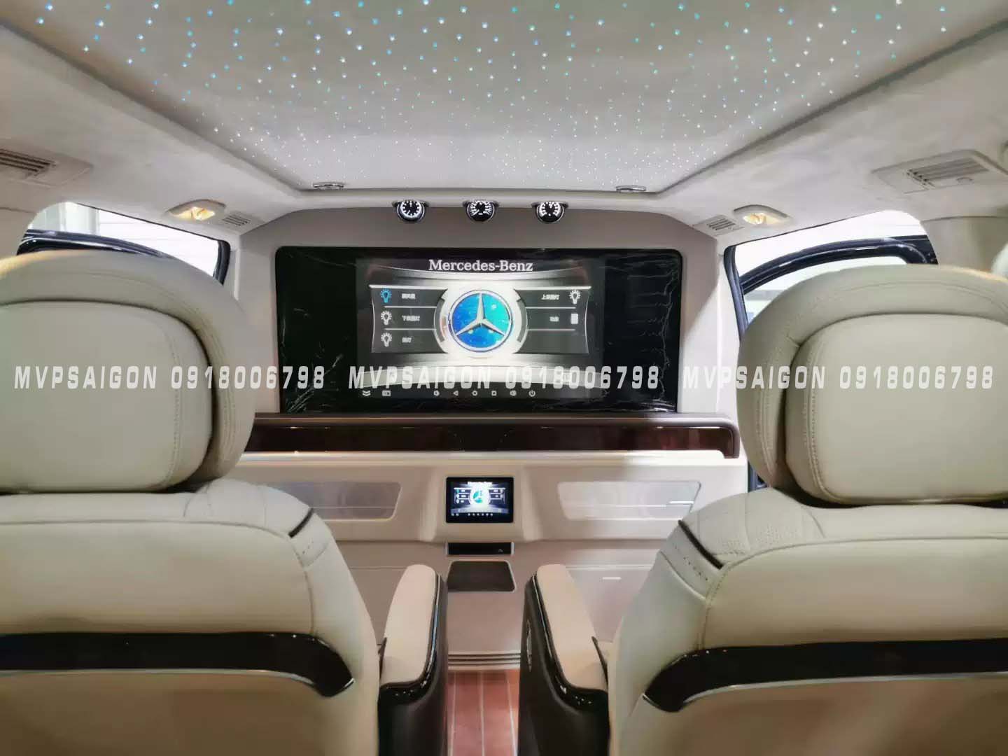 Vách ngăn thương gia Mercedes Benz V250