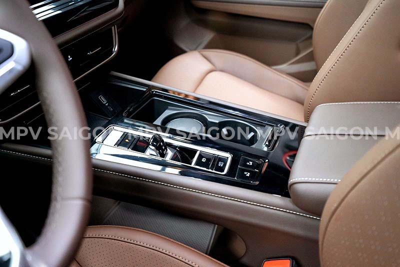 viloran-ghe-limousine-alphard-40-mpv-saigon