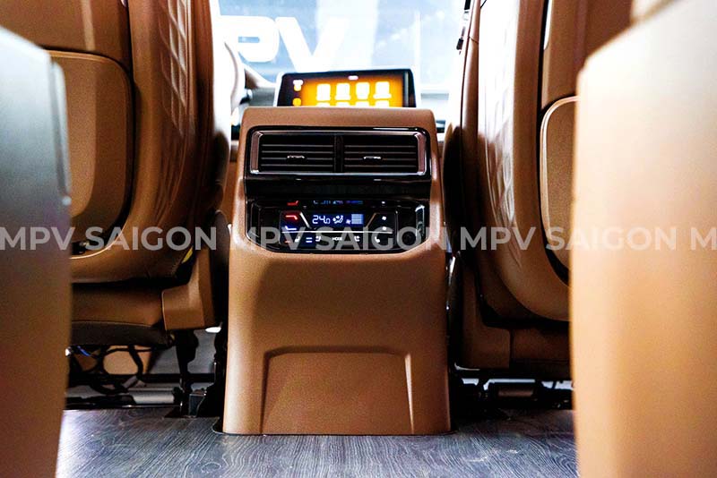 viloran-ghe-limousine-alphard-40-mpv-saigon
