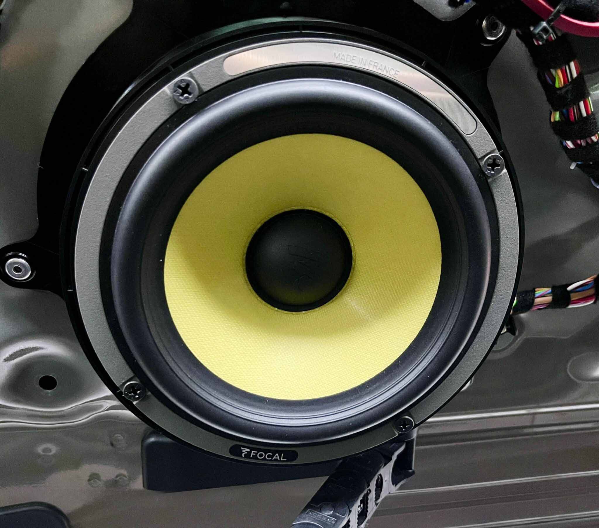 Volkswagen Viloran nên nâng cấp hệ thống âm thanh giải trí như thế nào?