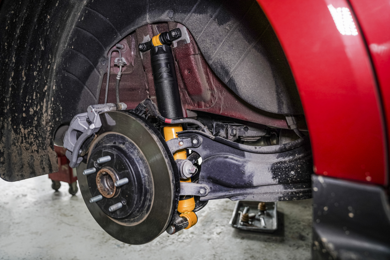 XỬ LÝ TRIỆT ĐỂ NHƯỢC ĐIỂM HỆ THỐNG GIẢM XÓC KIA CARNIVAL