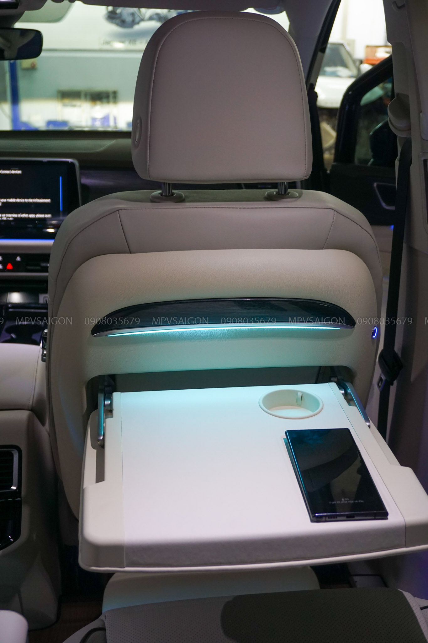 Bàn xếp lưng ghế điện tự động gấp gọn Volkswagen Viloran
