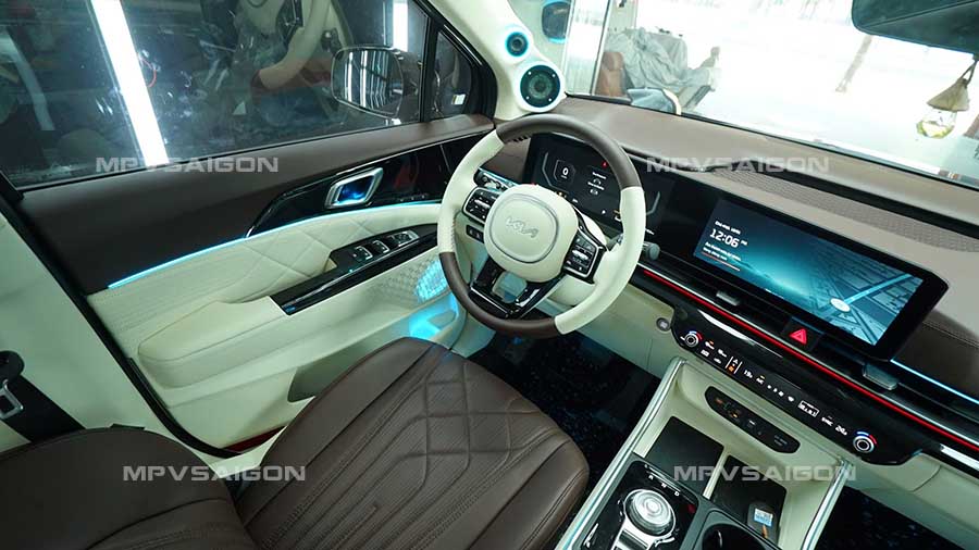Bọc da và đổi màu nội thất cho Kia Carnival 2025