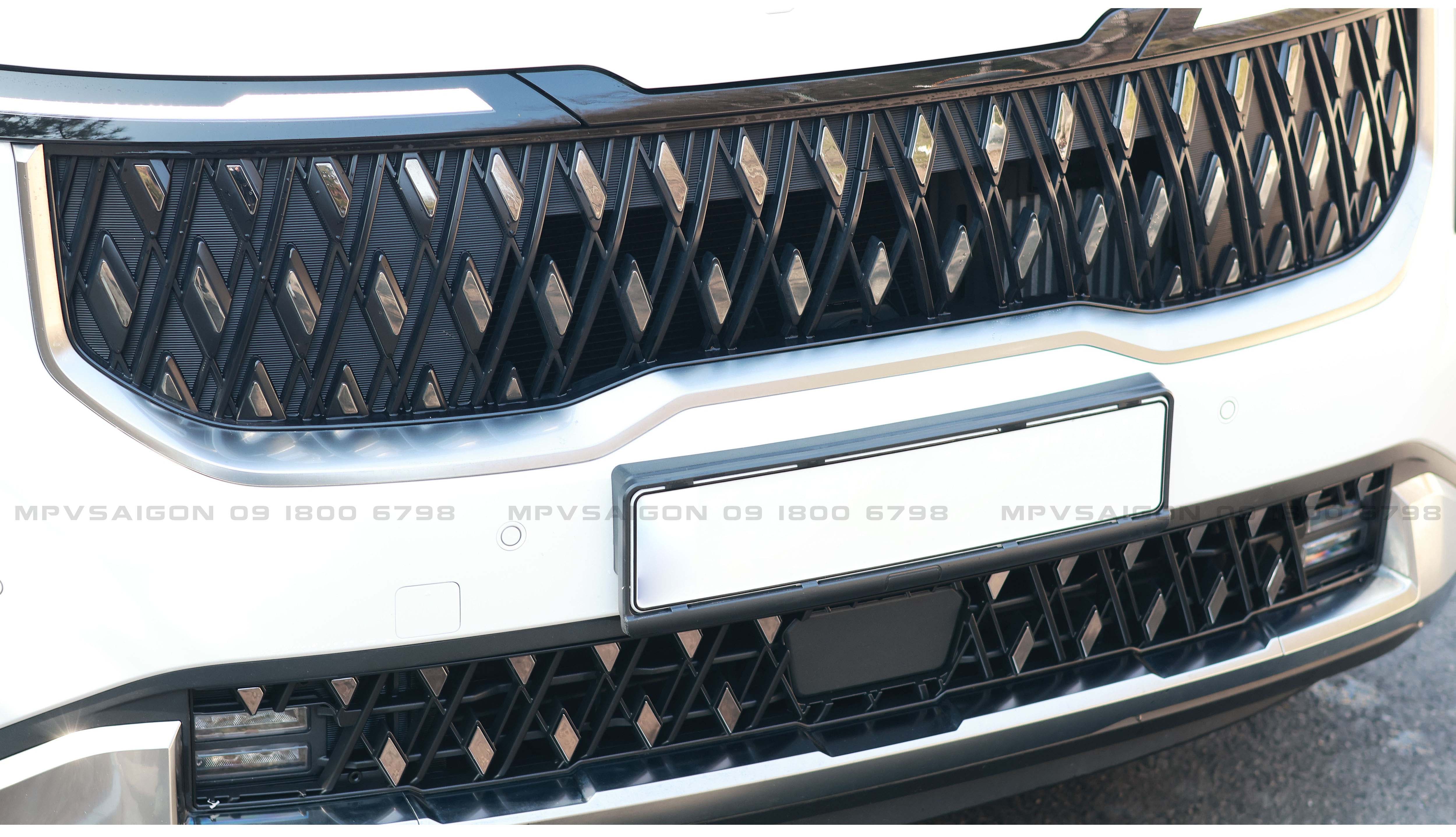 MẶT CA LĂNG DƯỚI NEW KIA CARNIVAL 2024 2025 MẪU HÀN QUỐC