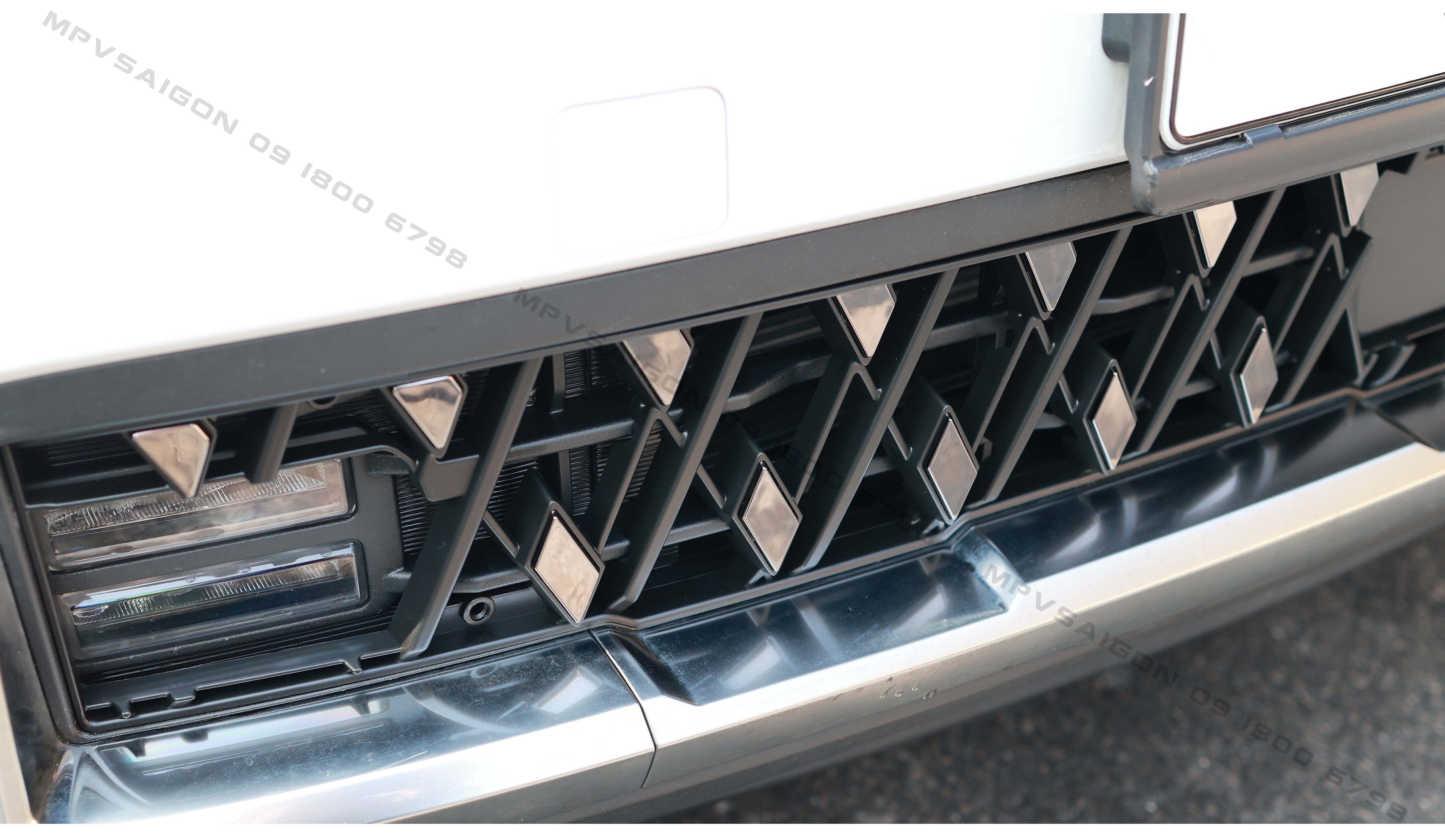 MẶT CA LĂNG DƯỚI NEW KIA CARNIVAL 2024 2025 MẪU HÀN QUỐC