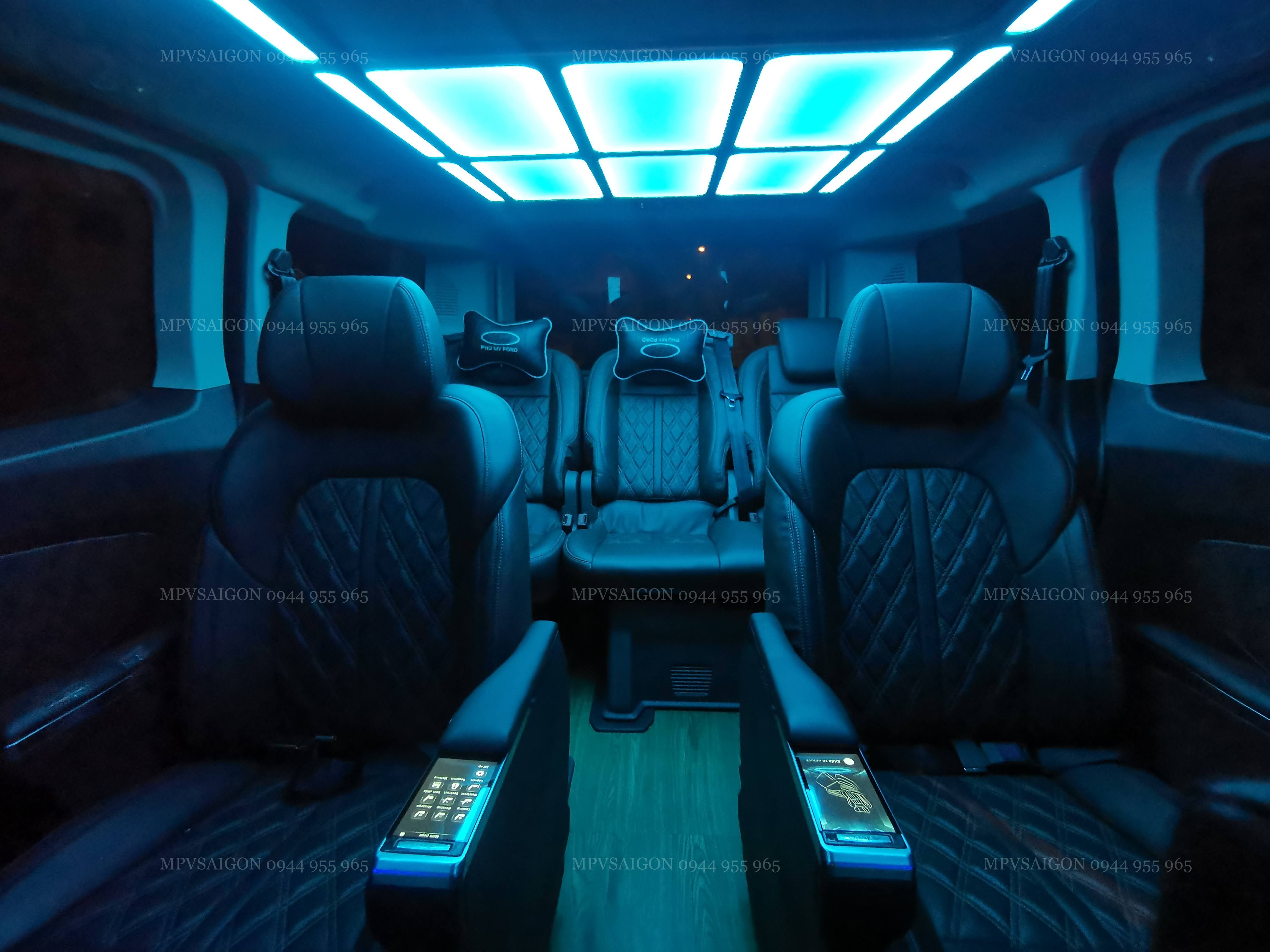 Độ ghế Limousine Ford Tourneo