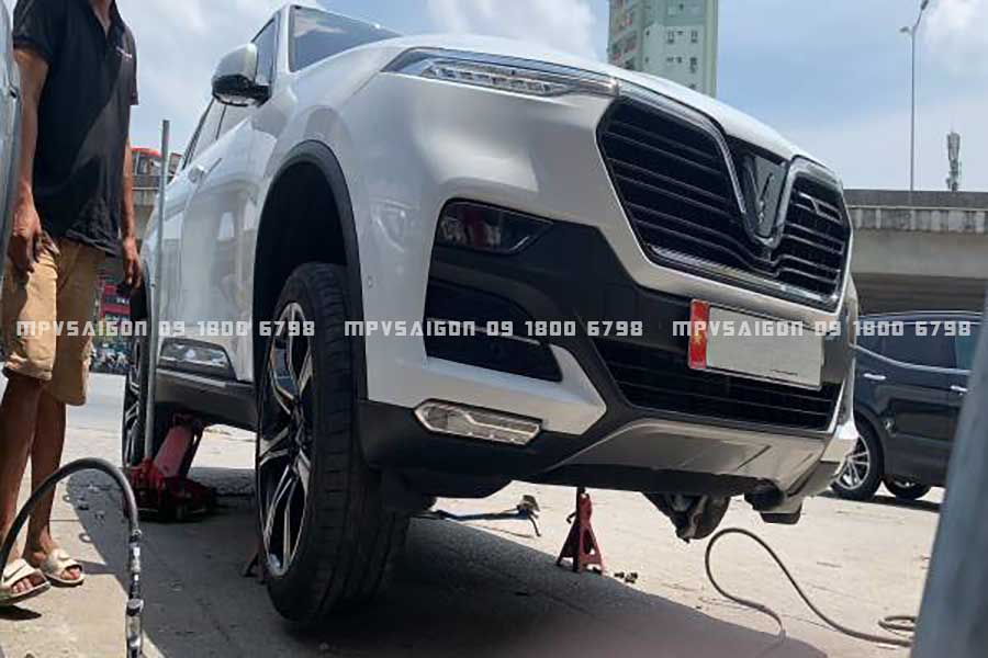 Tráng lốp chống đinh cho VinFast VF3