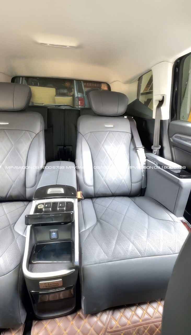 Volkswagen Teramont nâng cấp combo ghế limousine và con ngựa tủ lạnh