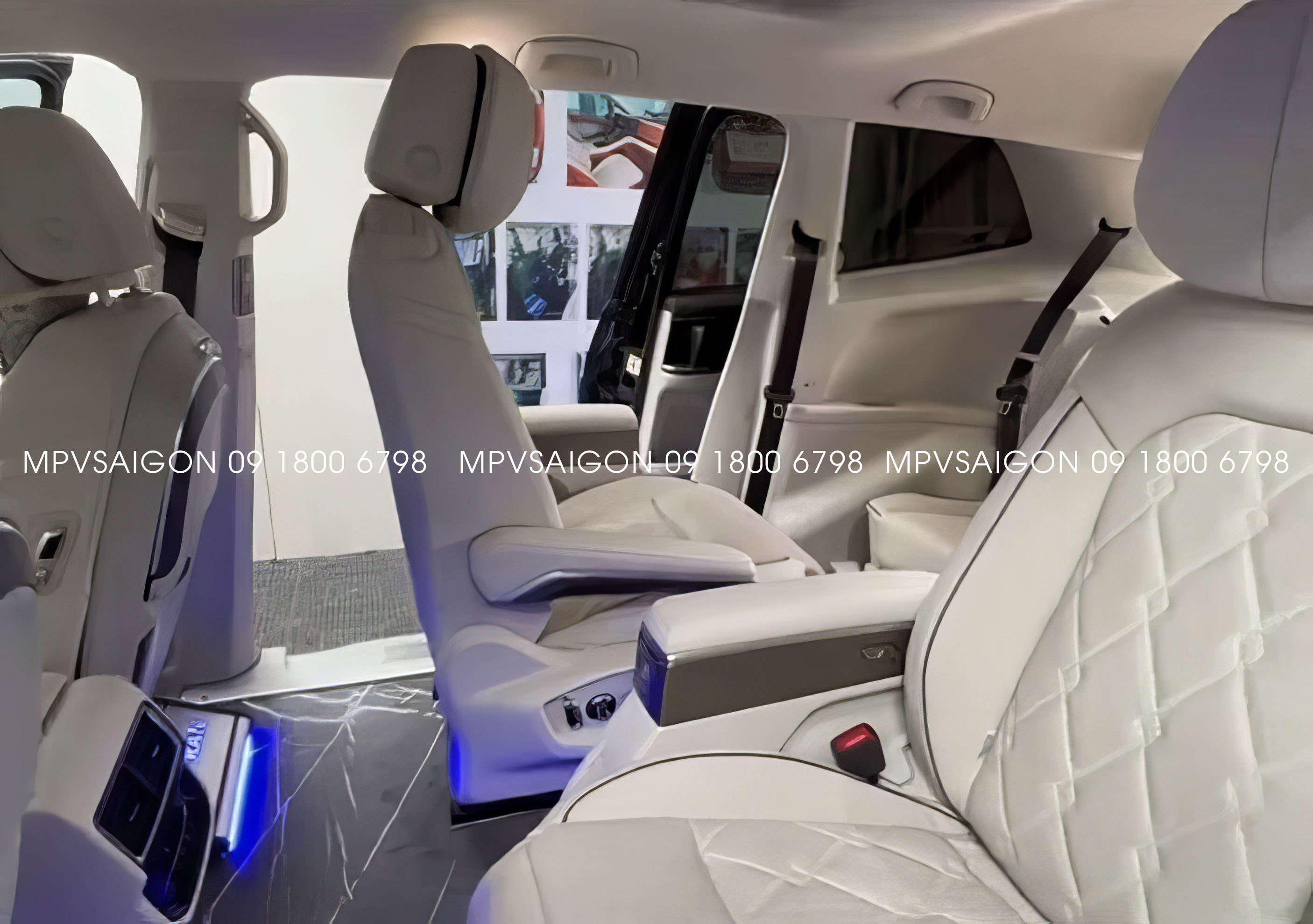 Volkswagen Viloran độ ghế zin trượt điện xoay 180 độ