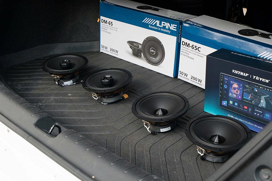 ĐỘ LOA ALPINE DM65 & DM65C: COMBO ÂM THANH TIÊU CHUẨN CHO VOLKSWAGEN VILORAN