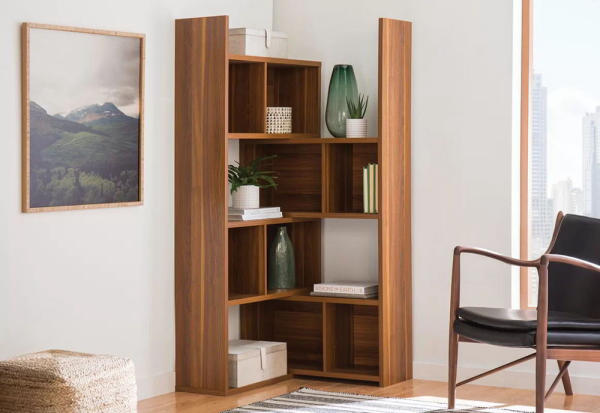 Một khu vực đọc sách được tận dụng ở góc tường