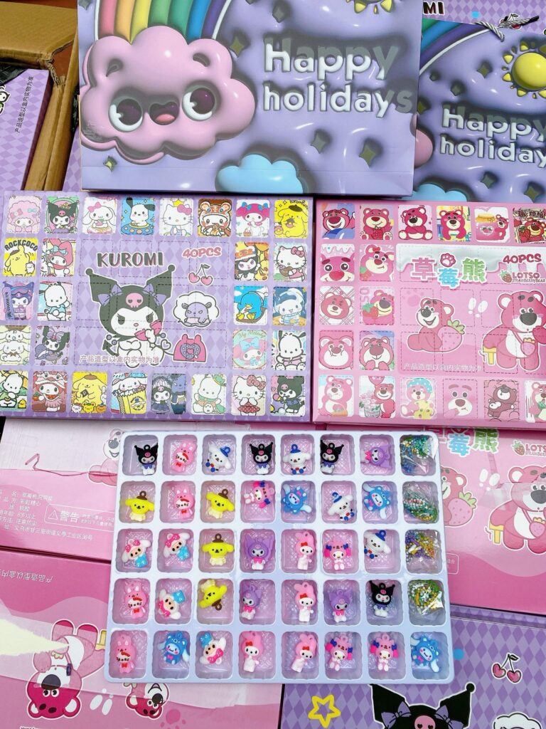 Hộp quà Hidden Box bất ngờ 40 món Kuromi và Gấu Lotso