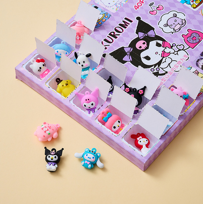 Hộp quà Hidden Box bất ngờ 40 món Kuromi và Gấu Lotso
