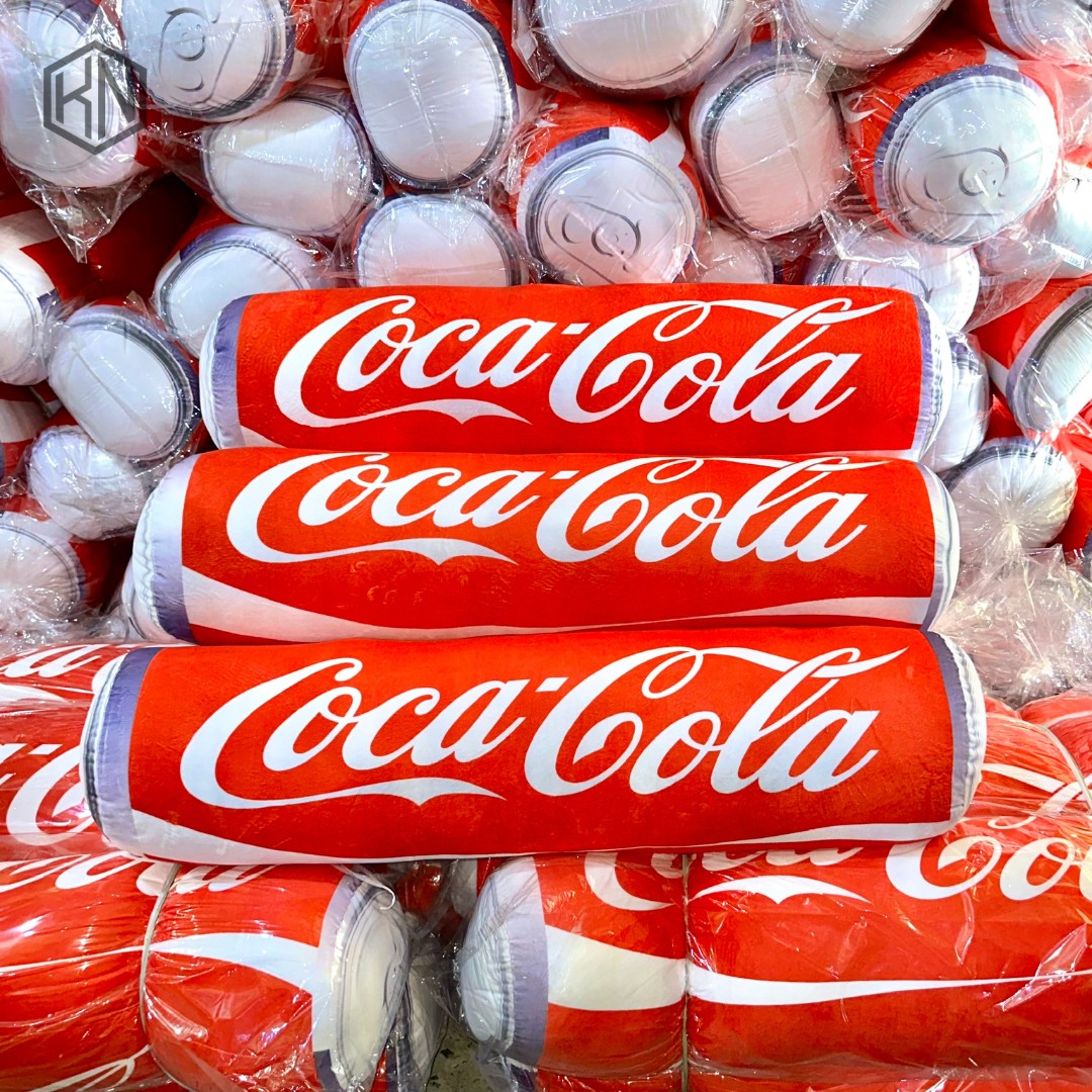 Gối ôm 3D hình lon nước ngọt Coca Cola